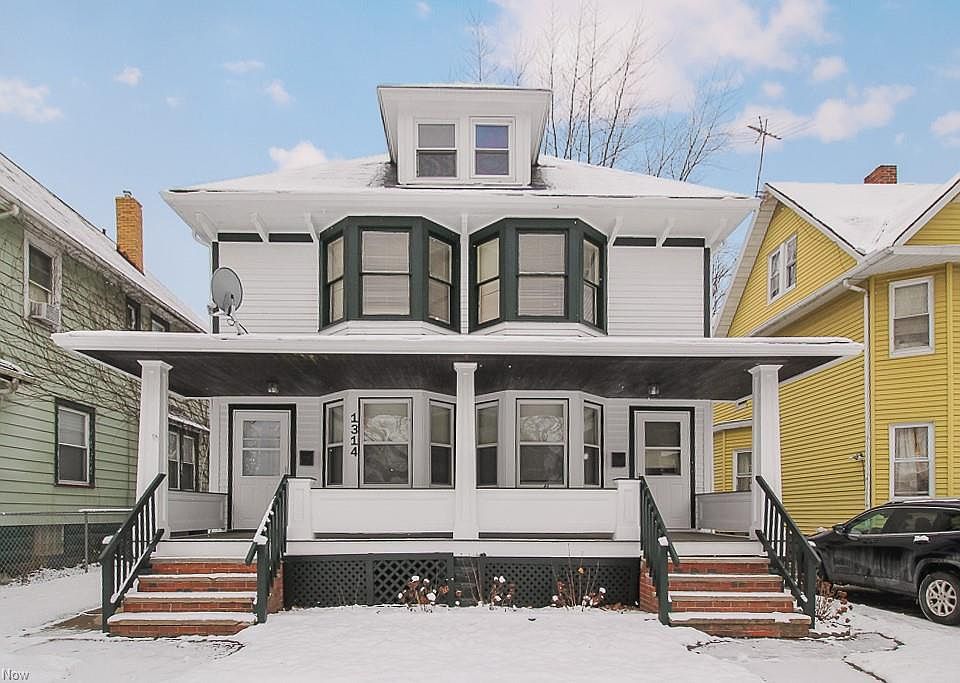 1st image of 1312 W 91st St