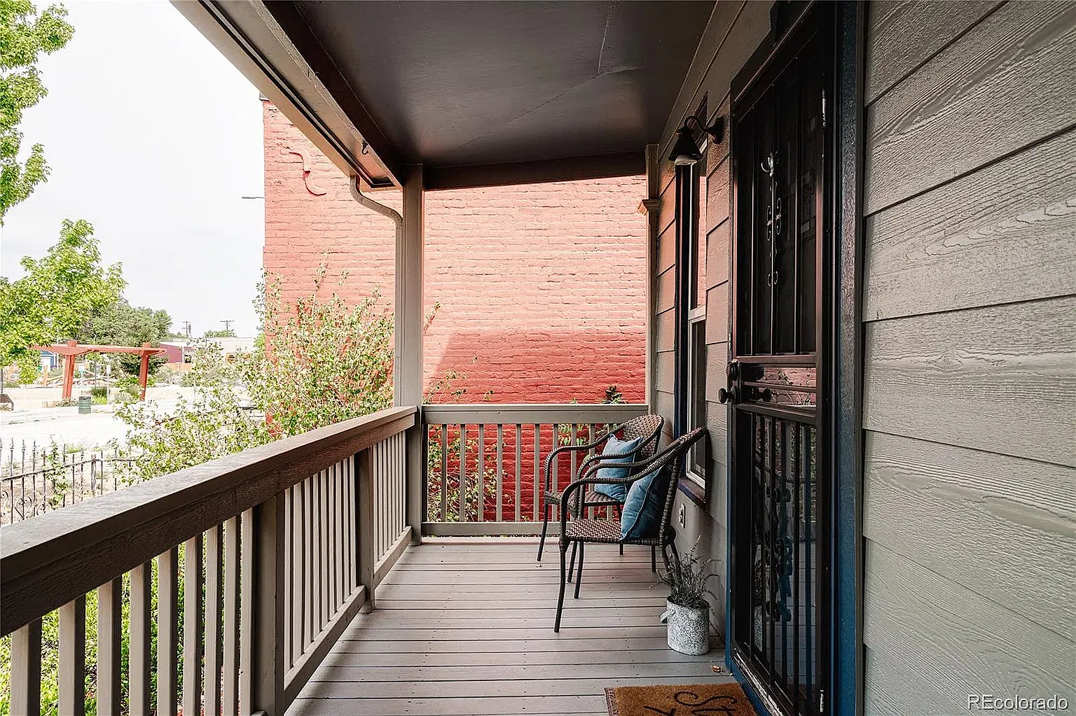 3 bed, 1756 sqft, $3,350 — Photo 2