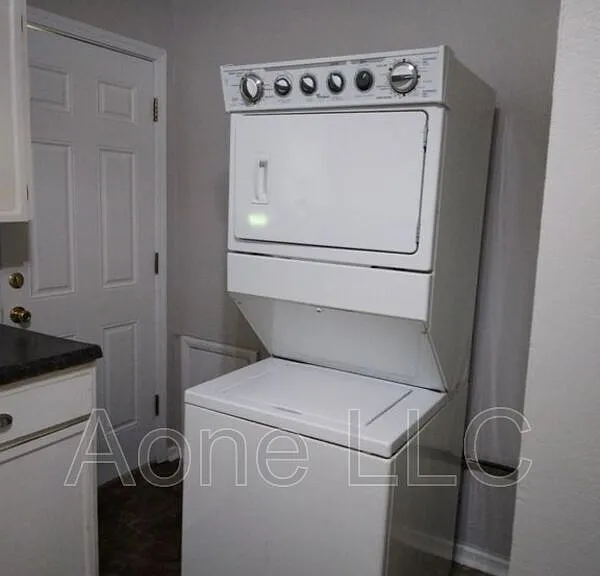 2618 SW Clay St — Photo 2
