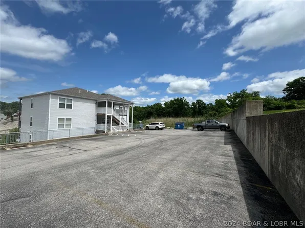 1091 Redbud Rd, Osage Beach, MO 65065