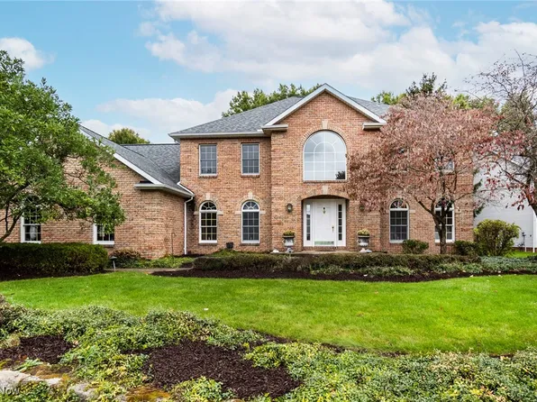 241 Montgomery Dr, Canfield, OH 44406