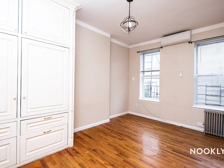 275 Irving Ave #3 — Photo 2