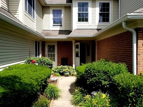 30W023 Laurel Ct, Warrenville, IL 60555