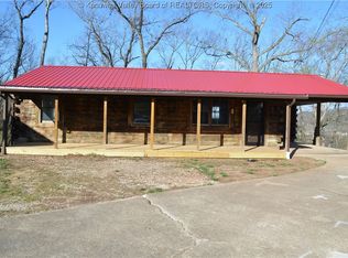 85 Houston St, Nitro, WV 25143