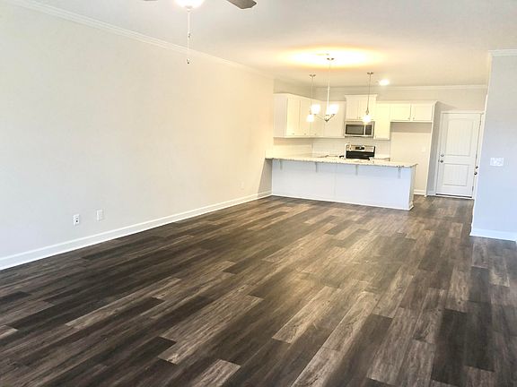3rd image of 210 Riverbank Way