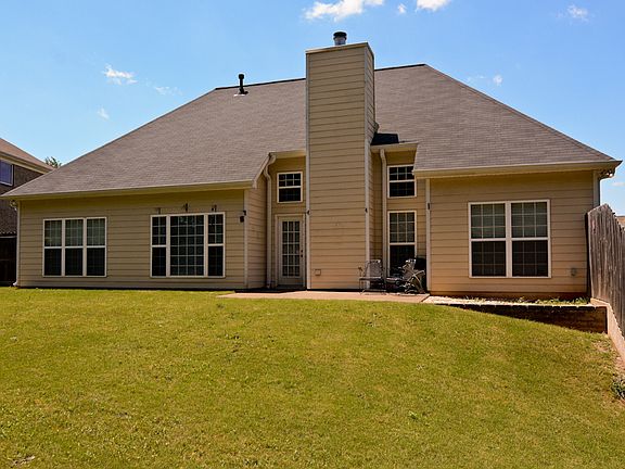 2nd image of 728 Rock Ln #2