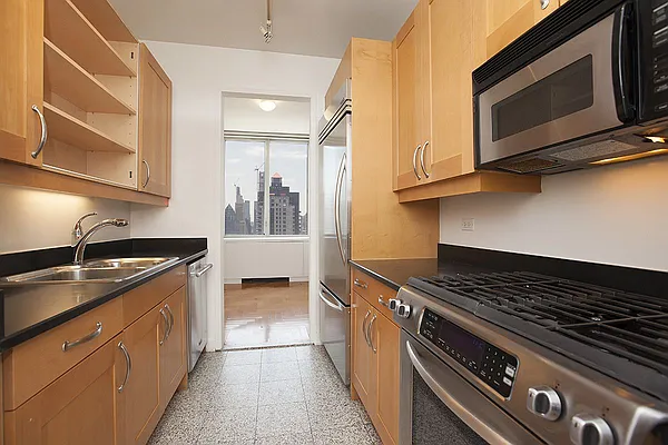 Rented by William J Farmer Inc | media 11