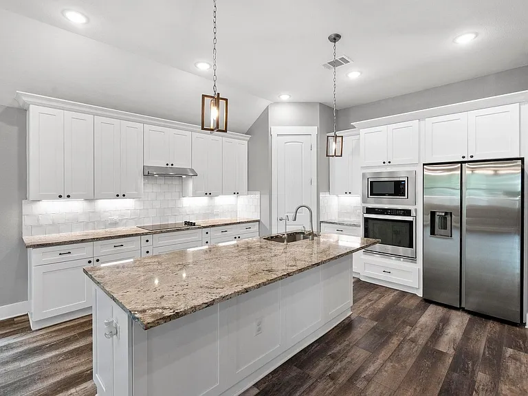 203 E Salty St — Photo 5