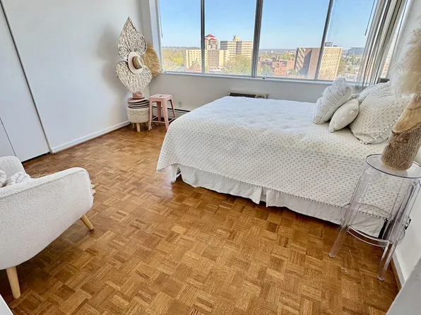 1401 Pennsylvania Ave APT 910, Wilmington, DE 19806