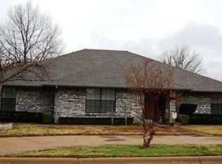 1504 Sherwood Dr, Graham, TX 76450