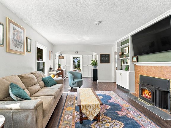 4th image of 3365 Garland Ave