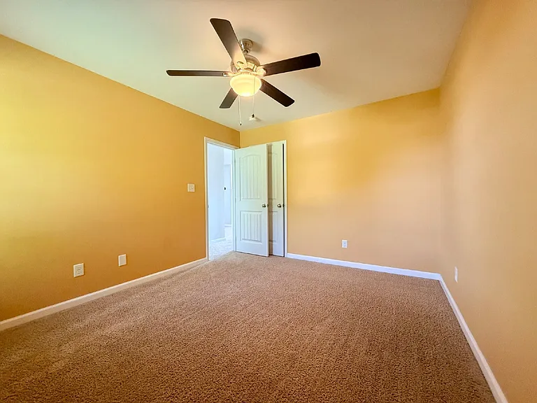 138 Ladden Ln — Photo 18