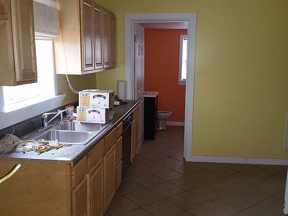 3rd image of 2404 Hoitt Ave