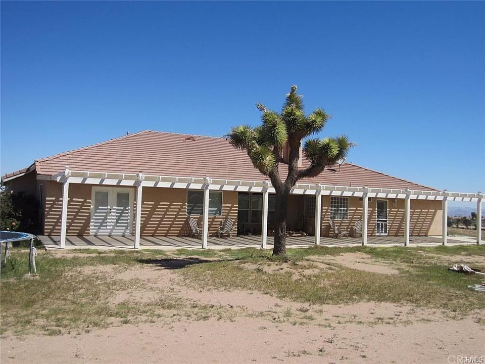 2nd image of 11165 Verde St