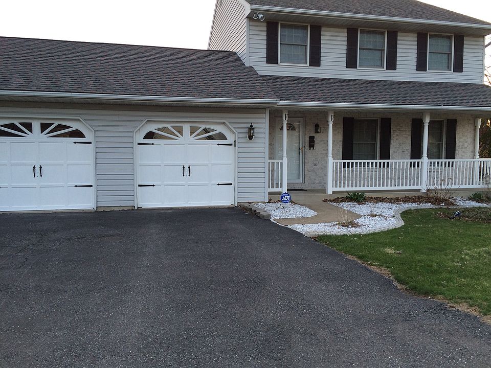 2nd image of 930 5th St