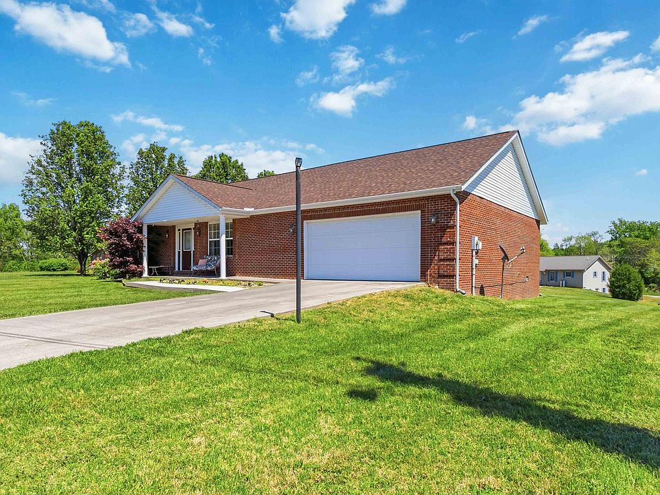 1st image of 135 Country Acres Dr