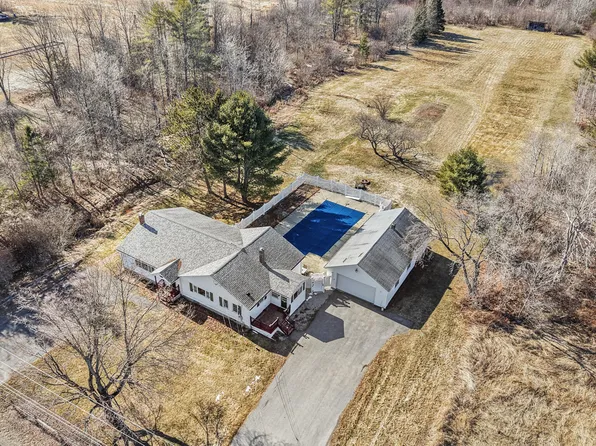 210 Billings Road, Hermon, ME 04401