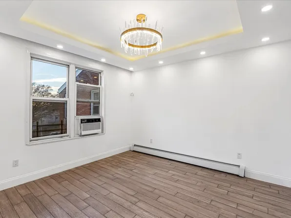 134-05 Dahlia Avenue image 6 of 12