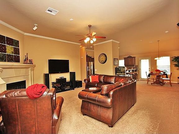 5th image of 2001 Pelham Dr