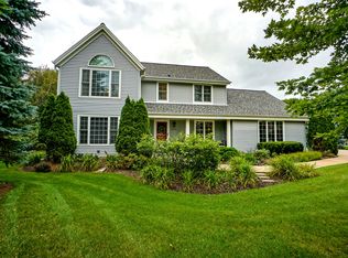 N38W32980 Lake Country Dr, Nashotah, WI 53058