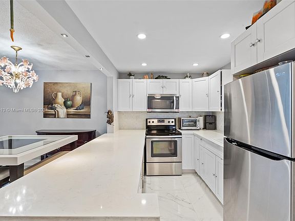 2nd image of 9960 N Kendall Dr APT 621-6