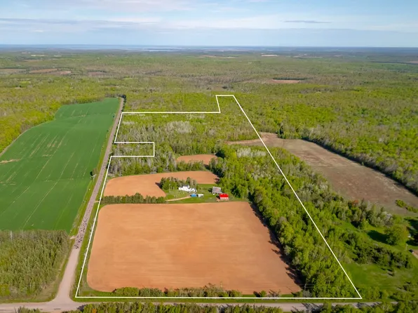 564 Hon J Angus Maclean Rd, Saint John's Parish, PE C0A 1R0