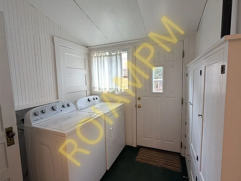 1410 Maple Ave — Photo 5