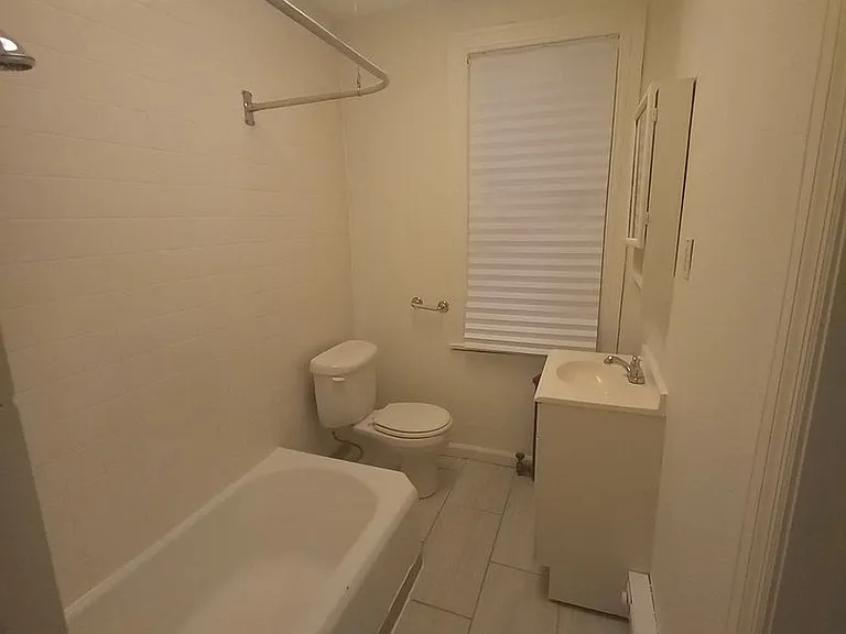 933 W Main St — Photo 5