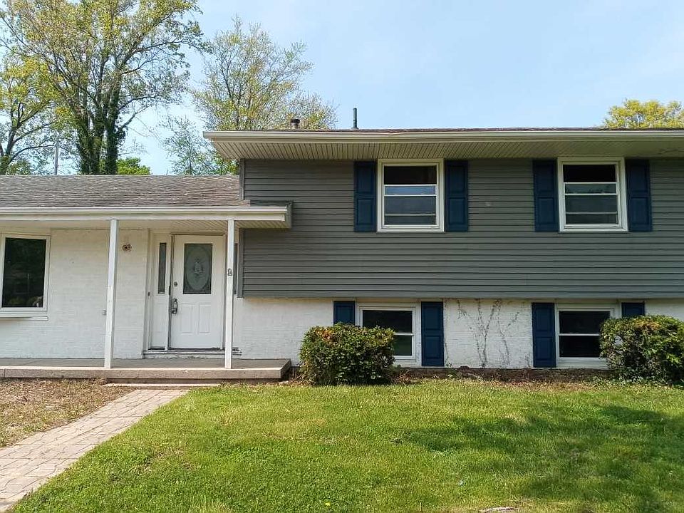 1st image of 266 Brookhaven Dr N