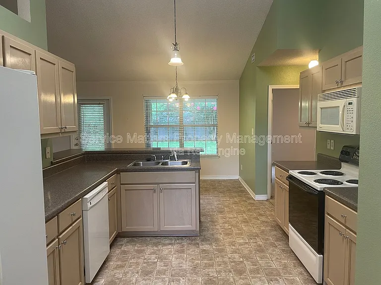 6940 Hardwood Ct — Photo 8