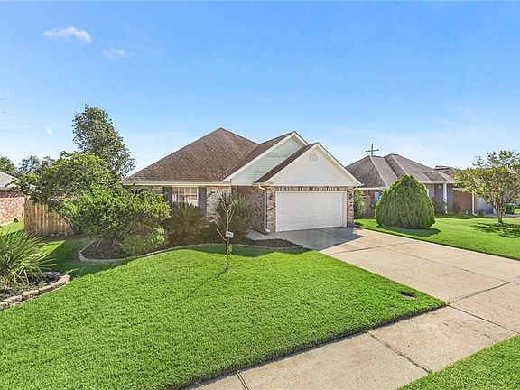 3rd image of 105 Tammy Dr