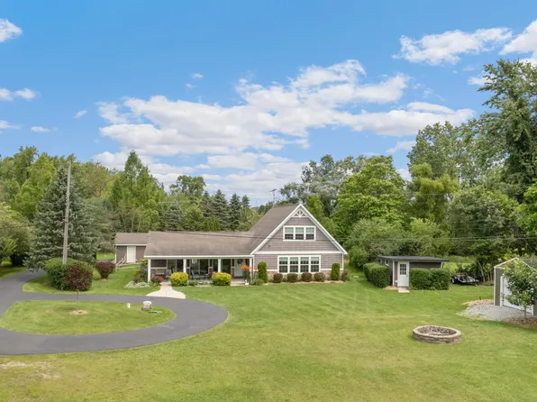 1047 Wamplers Lake Rd, Brooklyn, MI 49230