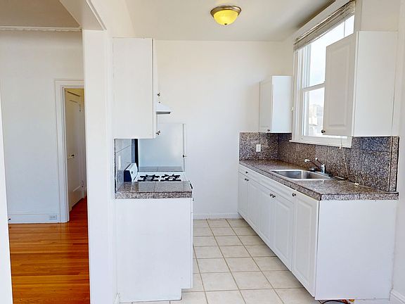 3rd image of 2975 Van Ness Ave APT 17