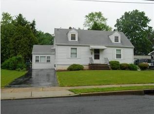 7 Weiss Ter, Raritan, NJ 08869