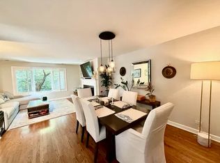 747 W Dickens Ave, Chicago, IL 60614