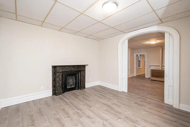 2 bed, 1.0 bath, 1000 sqft, $1,225 — Photo 1