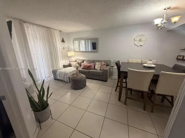 8275 SW 152nd Ave, Miami, FL