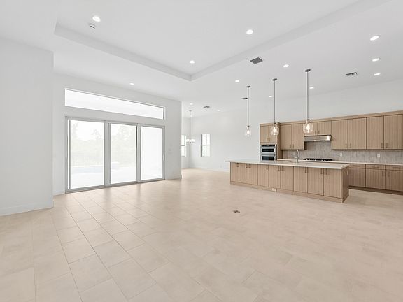 3rd image of 10116 Timber Creek Way