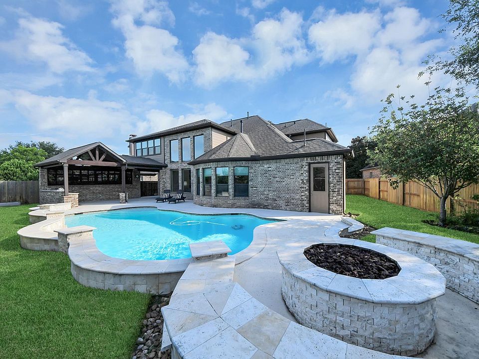 1st image of 67 Azure Lake Ct