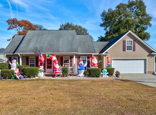 32 Magnolia Ln, Lugoff, SC 29078