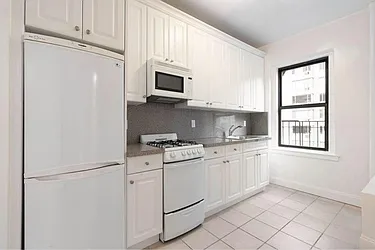 Rented by Arwell Realty