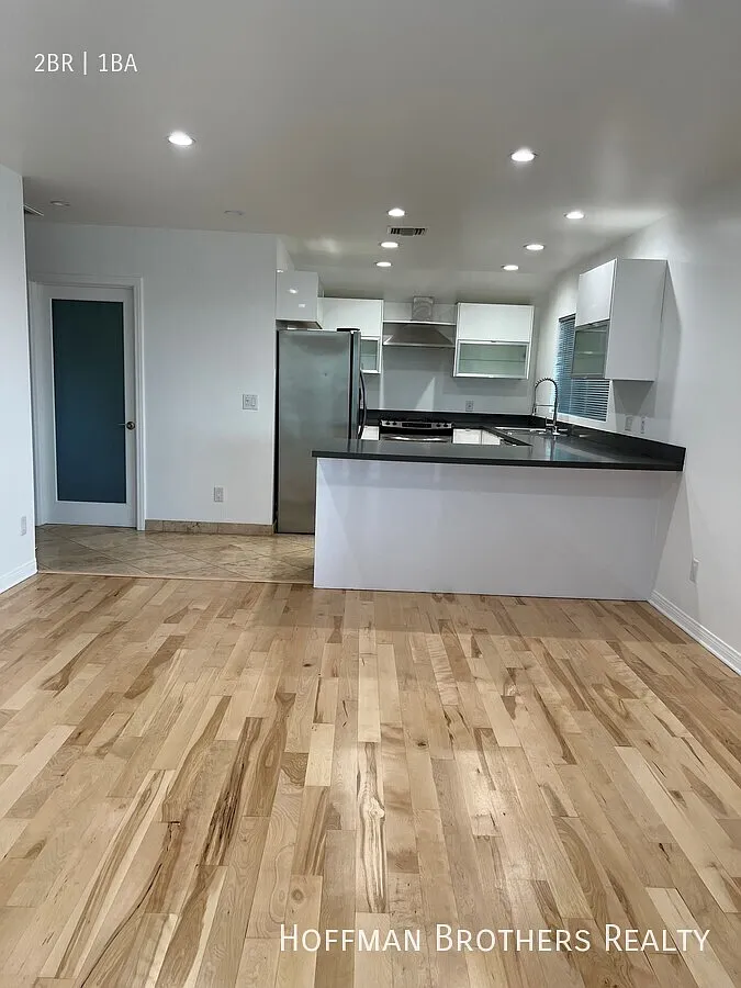 2 bed, $4,120 — Photo 4