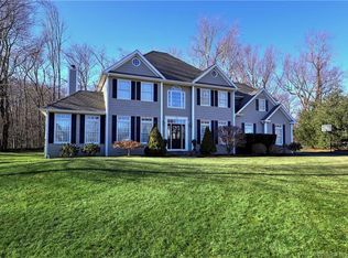 9 Cook Cir, Trumbull, CT 06611