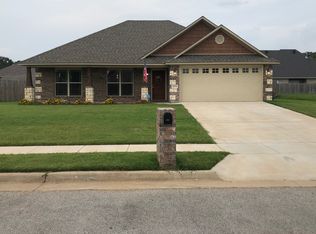 1670 Colonel Bartow Dr, Prairie Grove, AR 72753