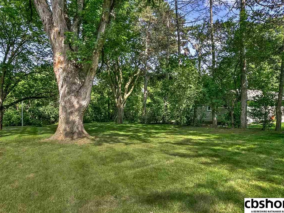 2nd image of 414 Je George Blvd