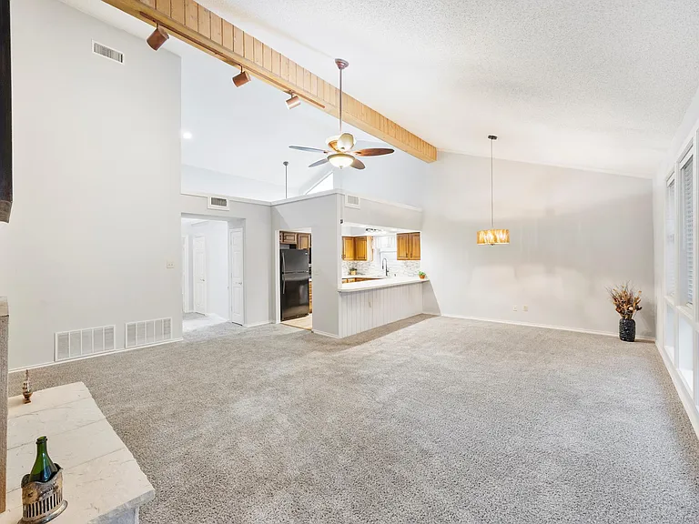 5905 Volunteer Pl — Photo 4