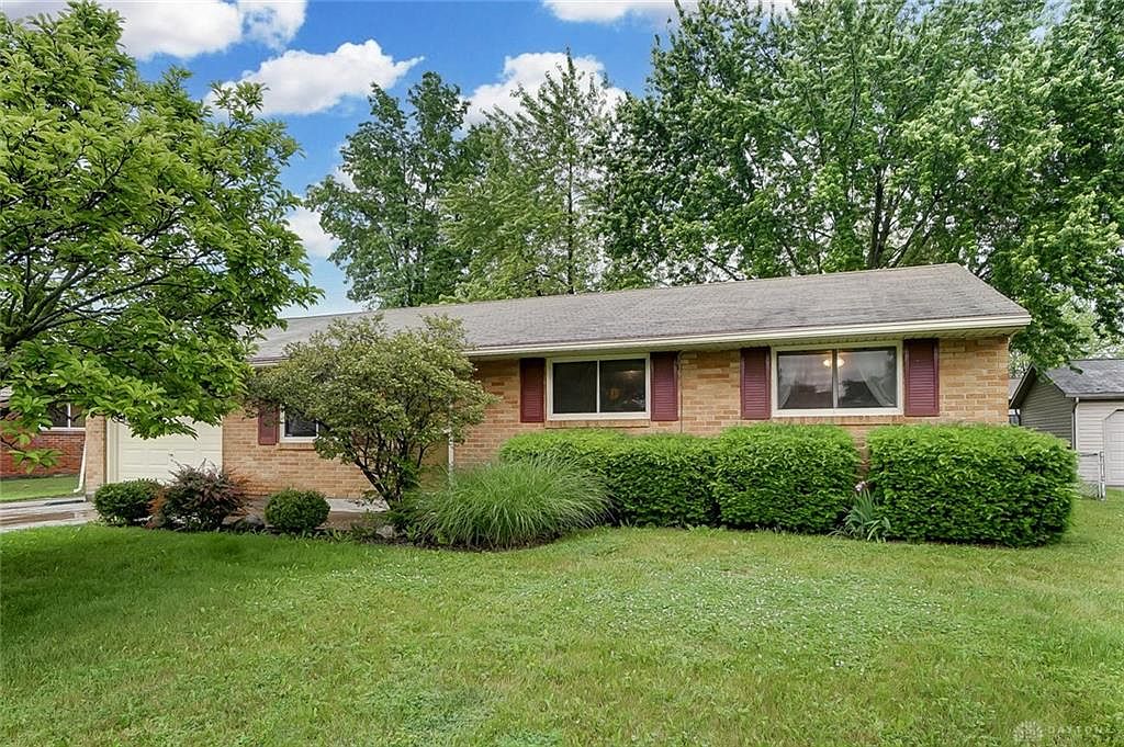 7636 Stonecrest Dr, Huber Heights, OH 45424 Zillow