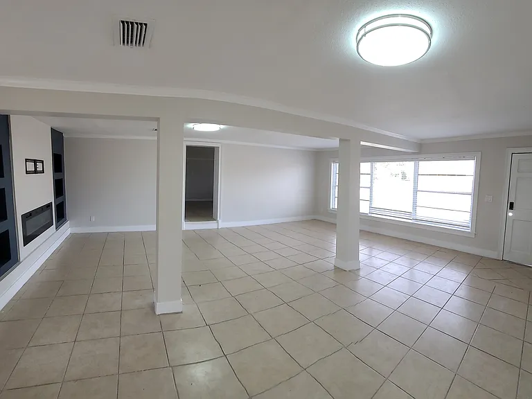 601 Riverview Ave — Photo 3