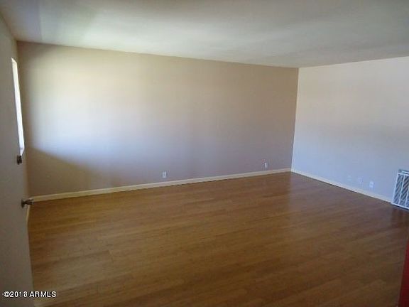 4th image of 1702 W Tuckey Ln Unit 210