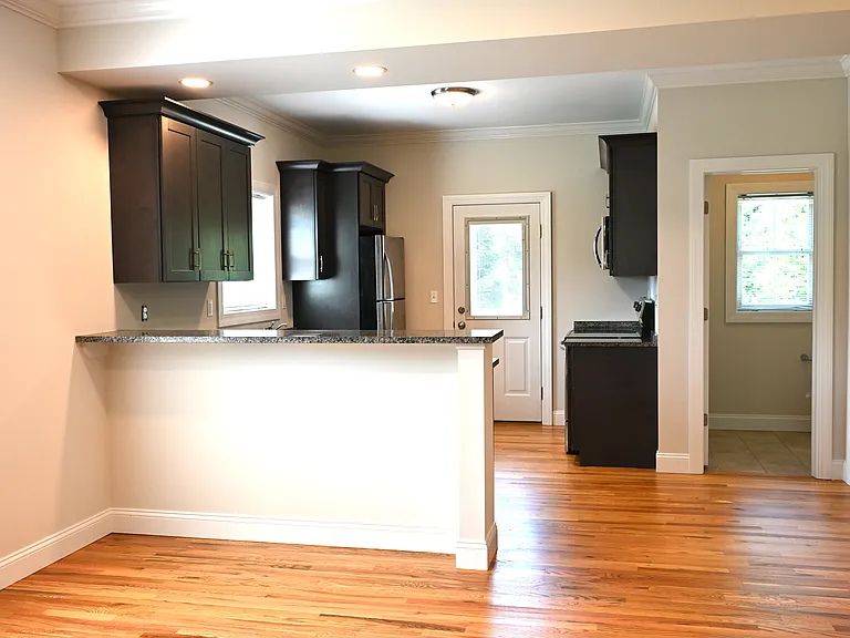 16 White Oaks Ter — Photo 5